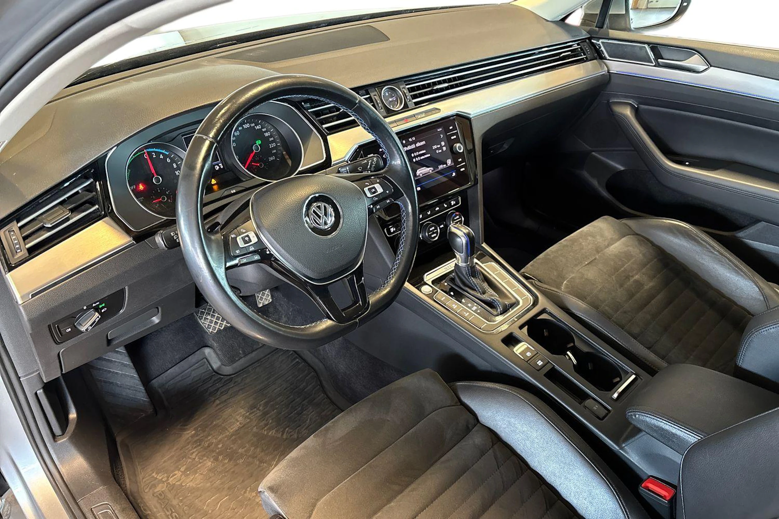 Hopea Volkswagen PASSAT 2018 kuva 8.
