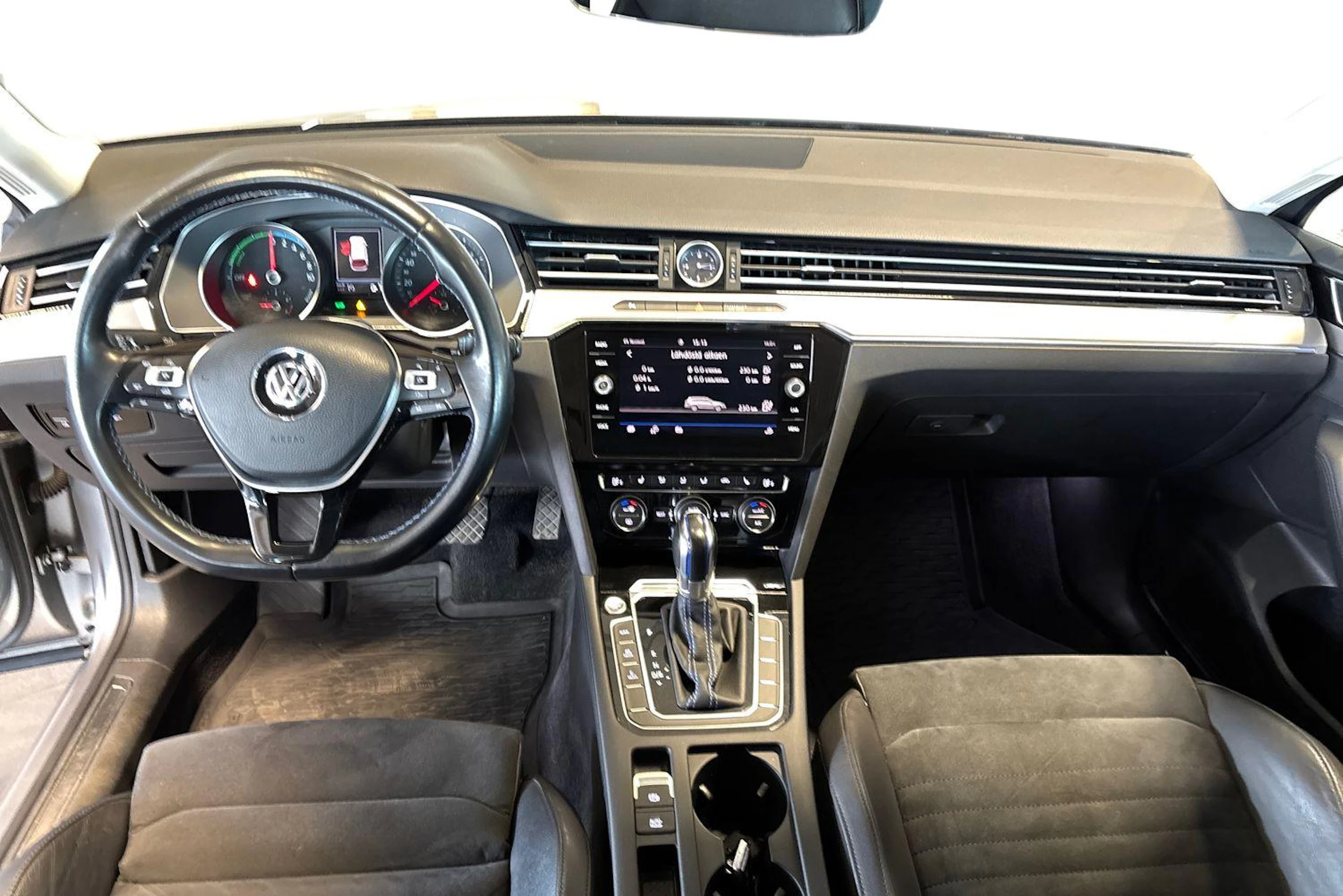 Hopea Volkswagen PASSAT 2018 kuva 9.