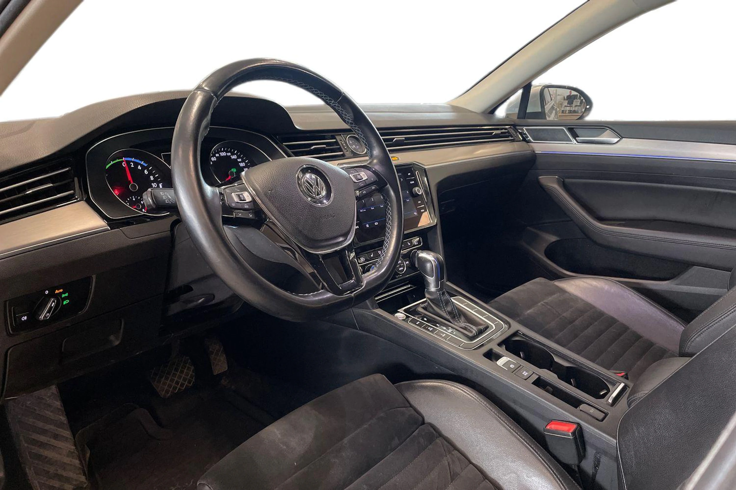 hopea Volkswagen Passat 2018 kuva 6.