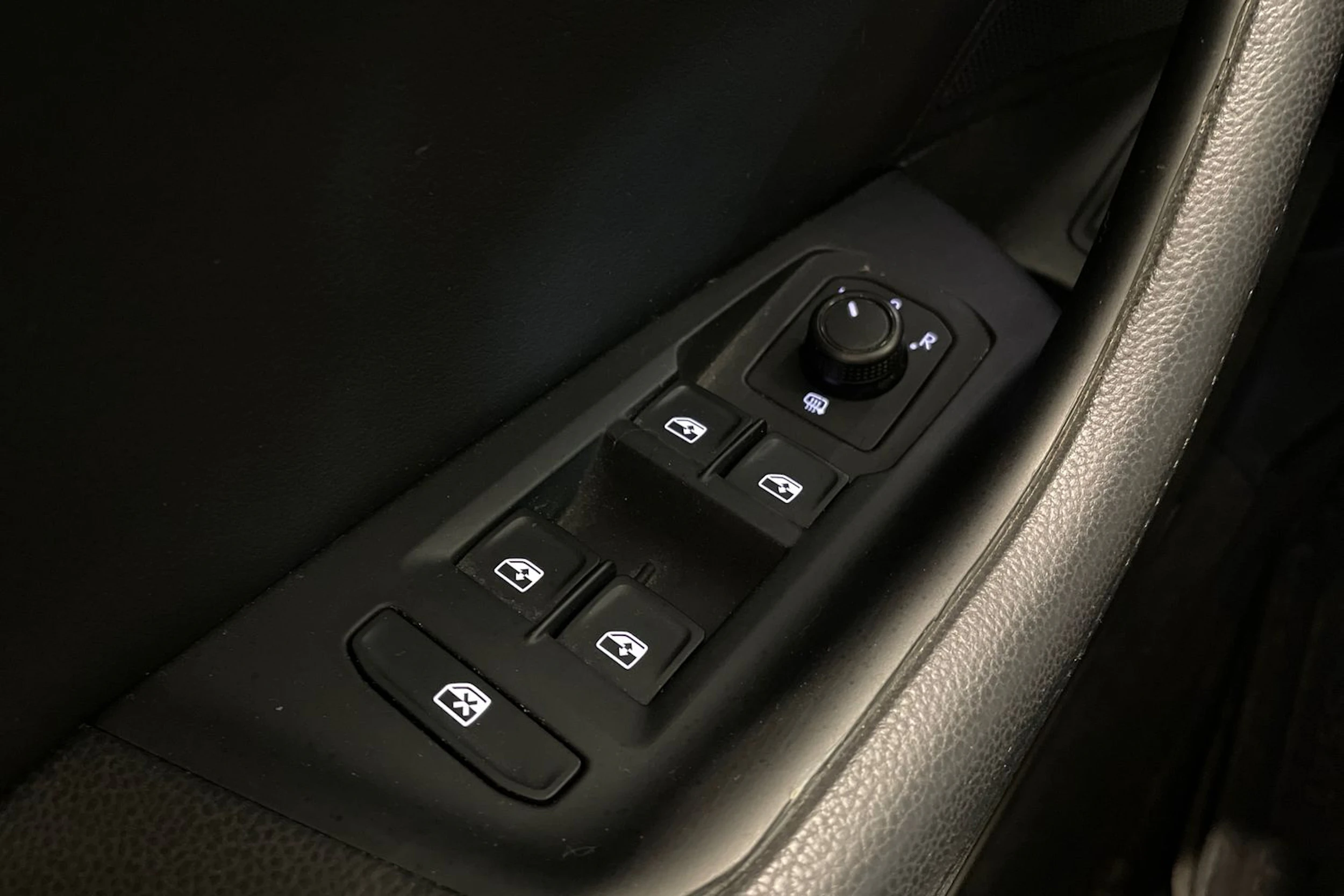 hopea Volkswagen Passat 2018 kuva 24.