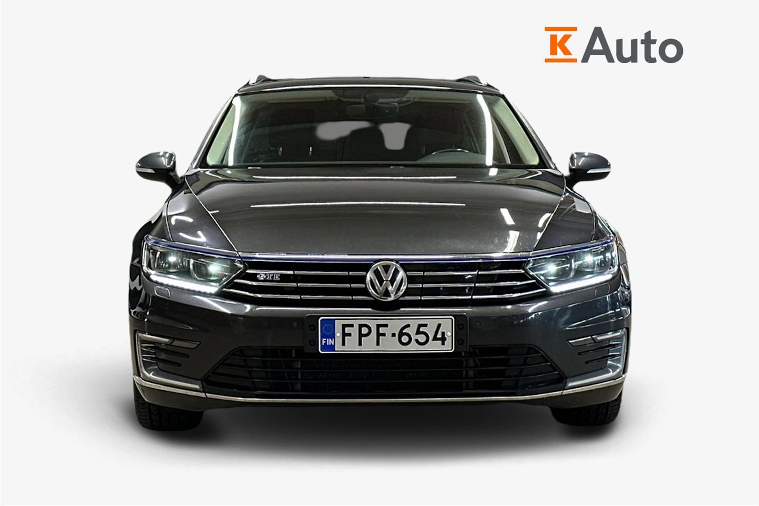 harmaa Volkswagen Passat 2018 kuva 4.
