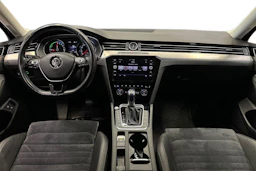harmaa Volkswagen Passat 2018 kuva 7.