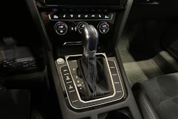 harmaa Volkswagen Passat 2018 kuva 19.