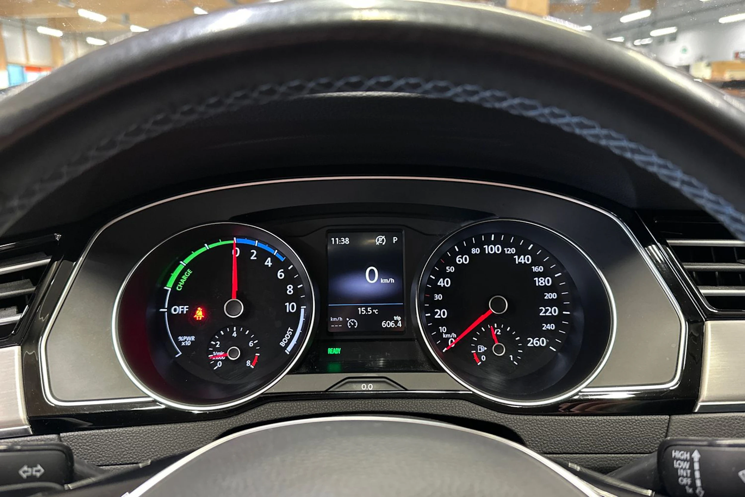 harmaa Volkswagen Passat 2018 kuva 21.