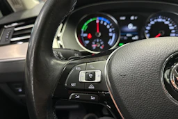 harmaa Volkswagen Passat 2018 kuva 22.