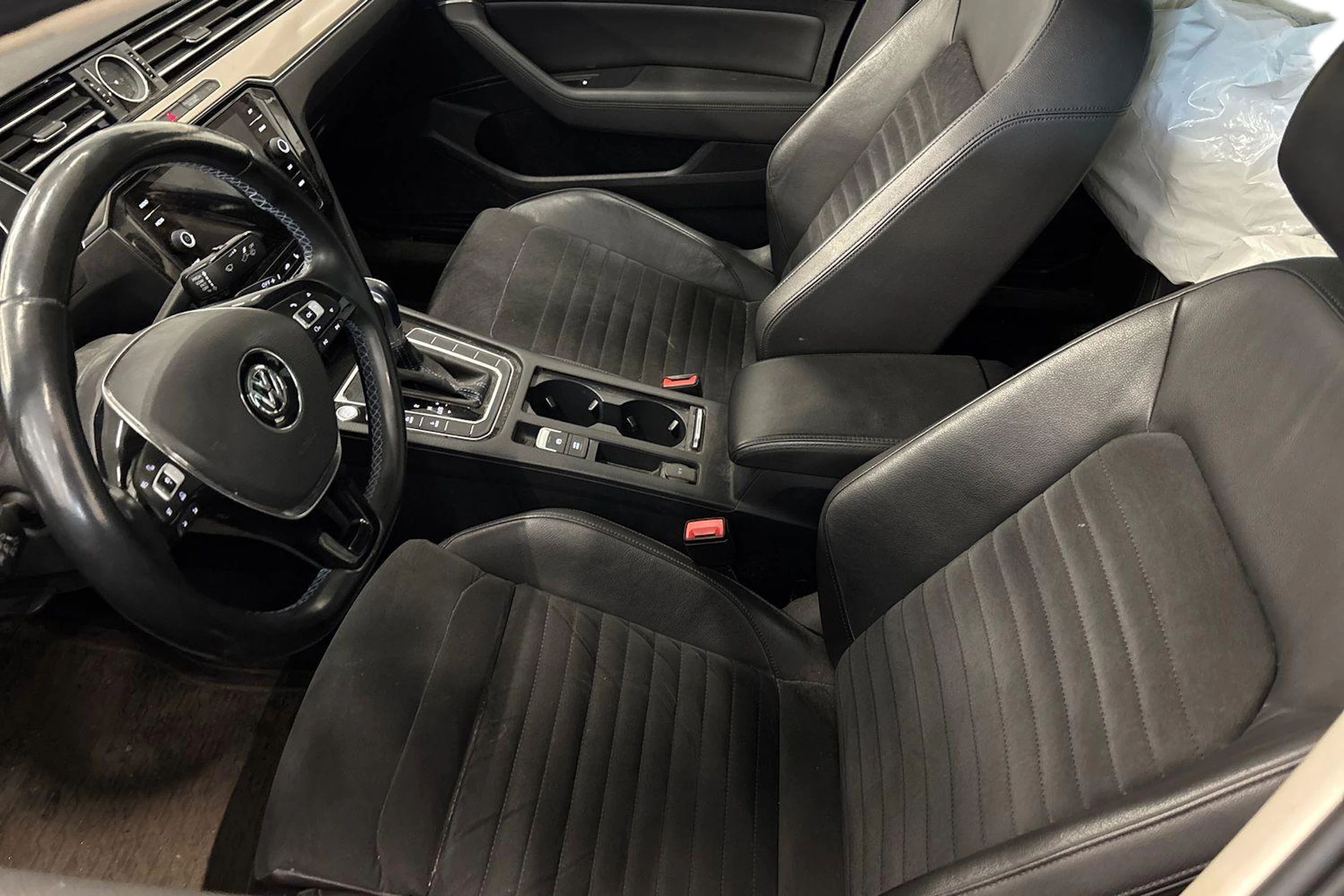 musta Volkswagen Passat 2018 kuva 3.