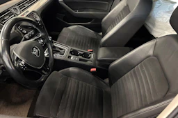 musta Volkswagen Passat 2018 kuva 3.