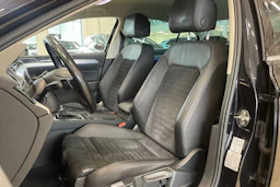 musta Volkswagen Passat 2018 kuva 11.