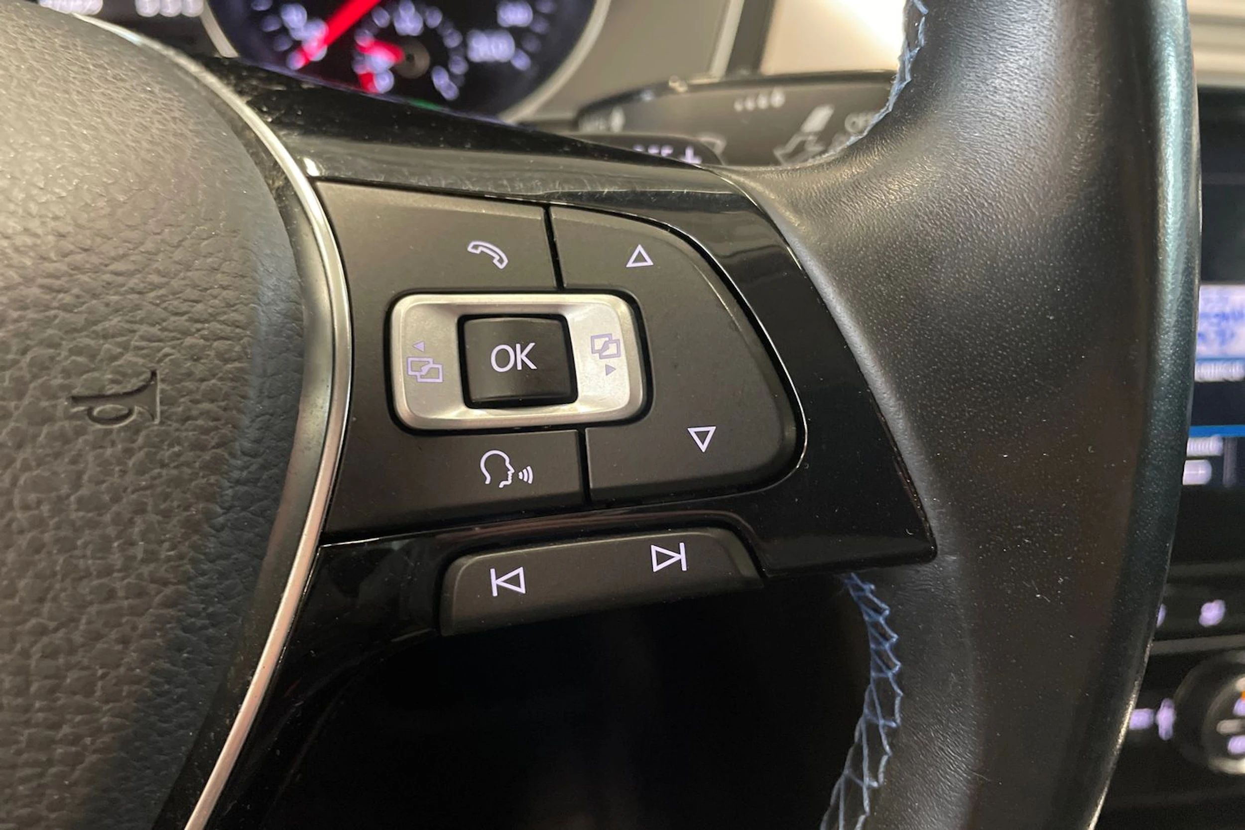 musta Volkswagen Passat 2018 kuva 14.