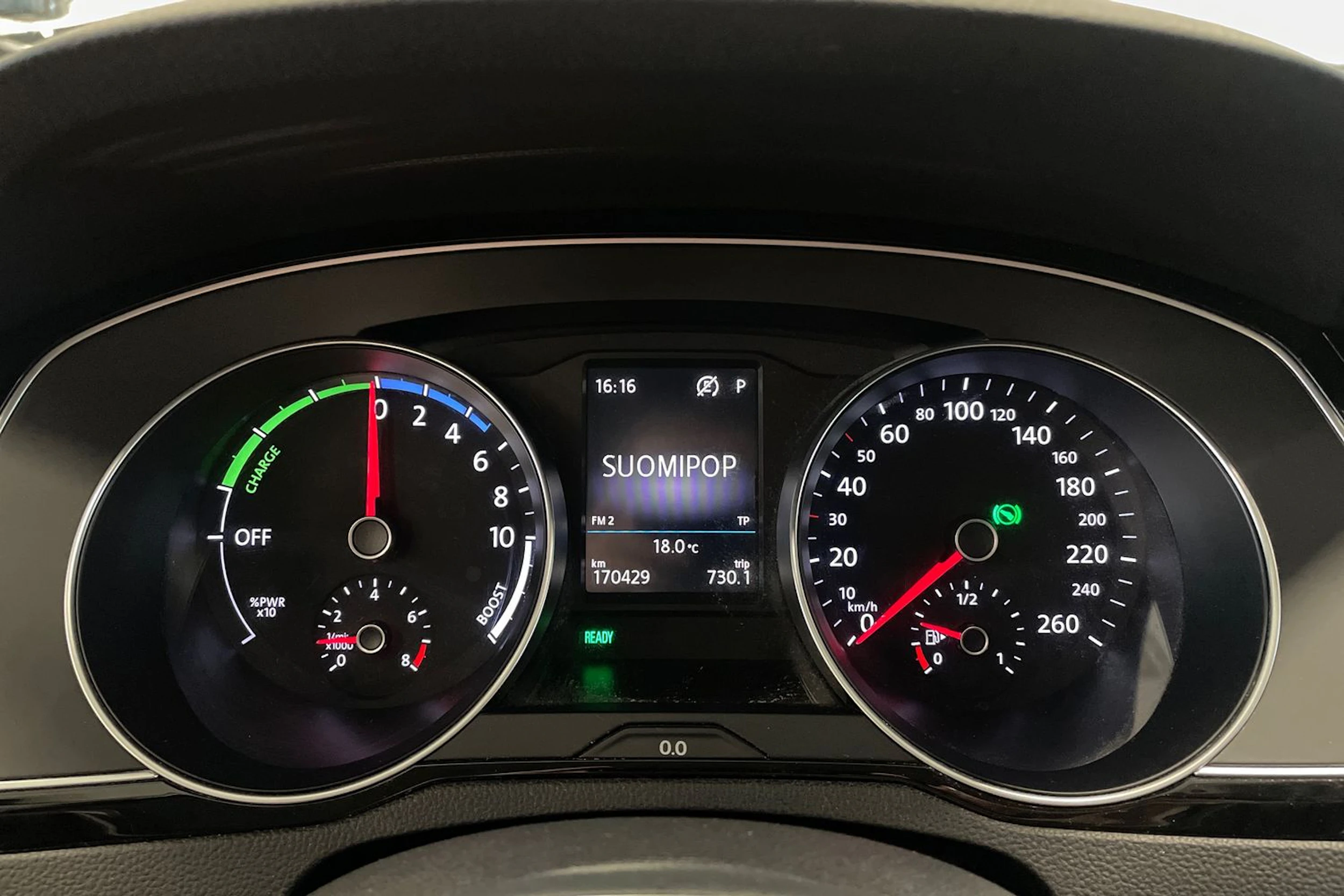 musta Volkswagen Passat 2018 kuva 16.