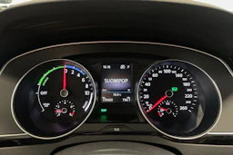 musta Volkswagen Passat 2018 kuva 16.