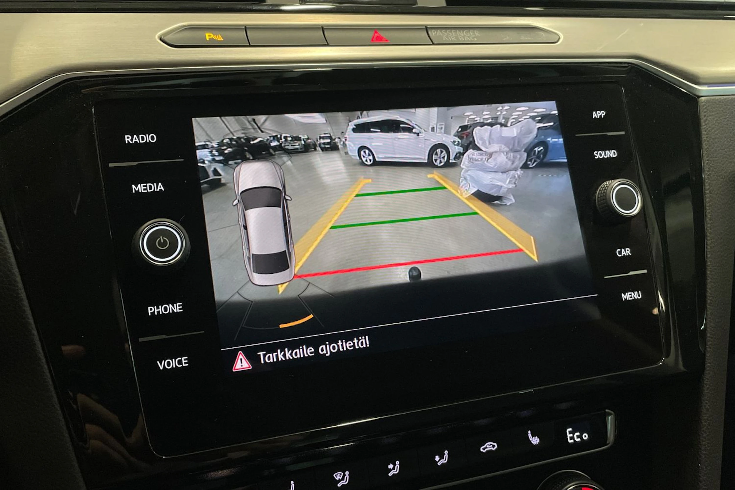 musta Volkswagen Passat 2018 kuva 18.