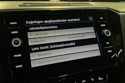 musta Volkswagen Passat 2018 kuva 23.