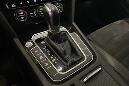 musta Volkswagen Passat 2018 kuva 28.