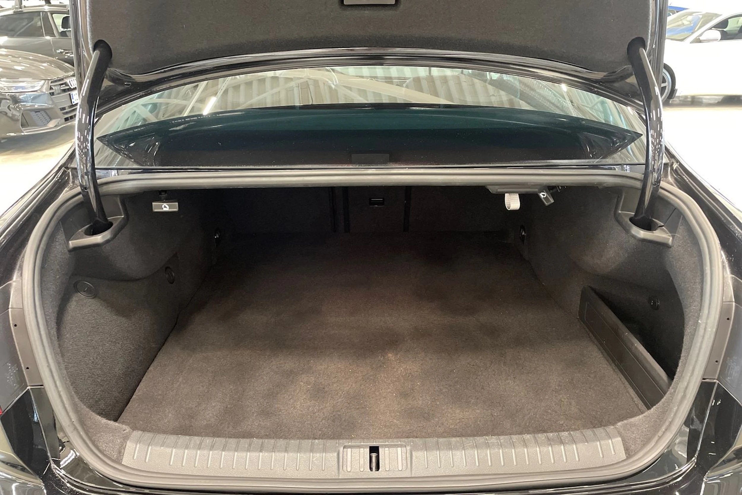 musta Volkswagen Passat 2018 kuva 32.