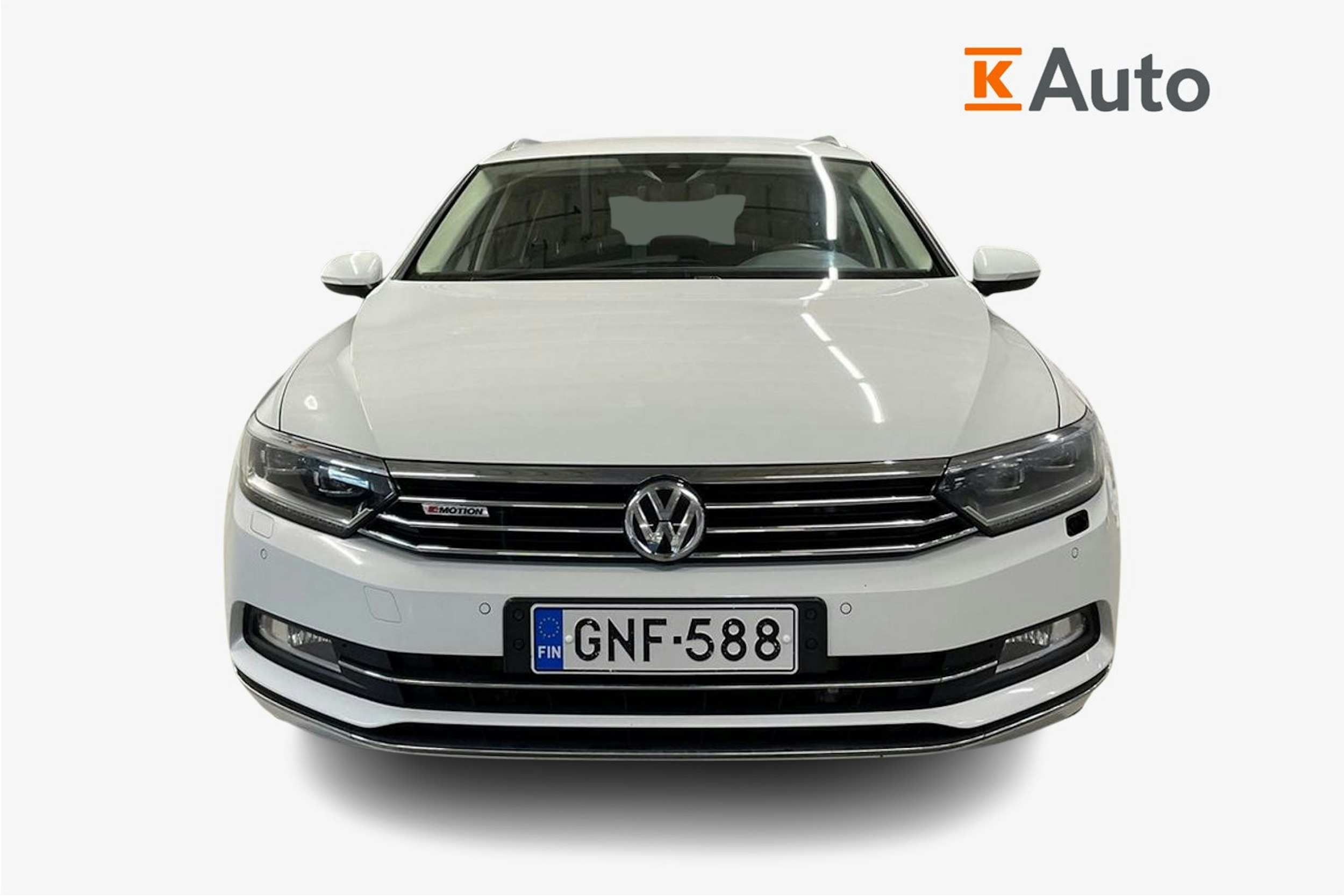 valkoinen Volkswagen Passat 2018 kuva 5.