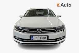 valkoinen Volkswagen Passat 2018 kuva 5.