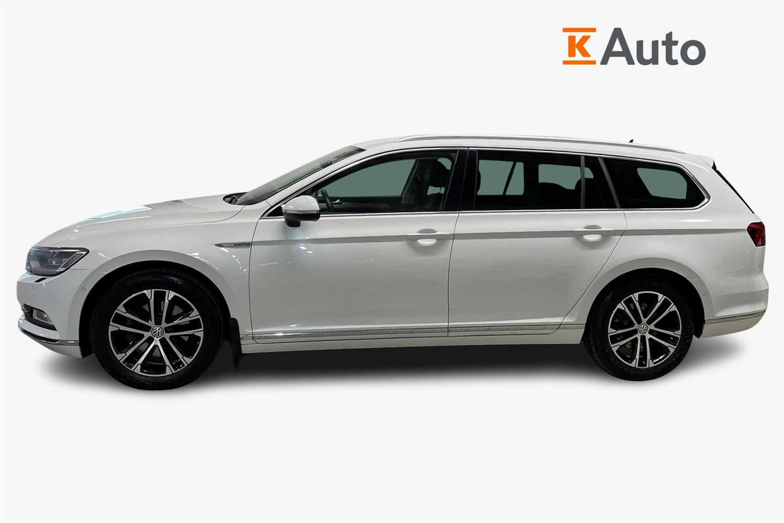 valkoinen Volkswagen Passat 2018 kuva 6.