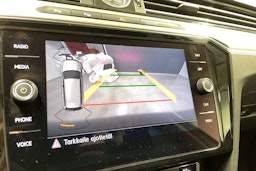 valkoinen Volkswagen Passat 2018 kuva 20.