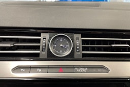 valkoinen Volkswagen Passat 2018 kuva 21.