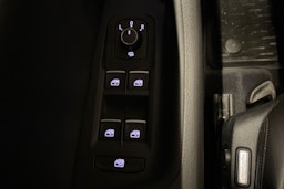 valkoinen Volkswagen Passat 2018 kuva 25.