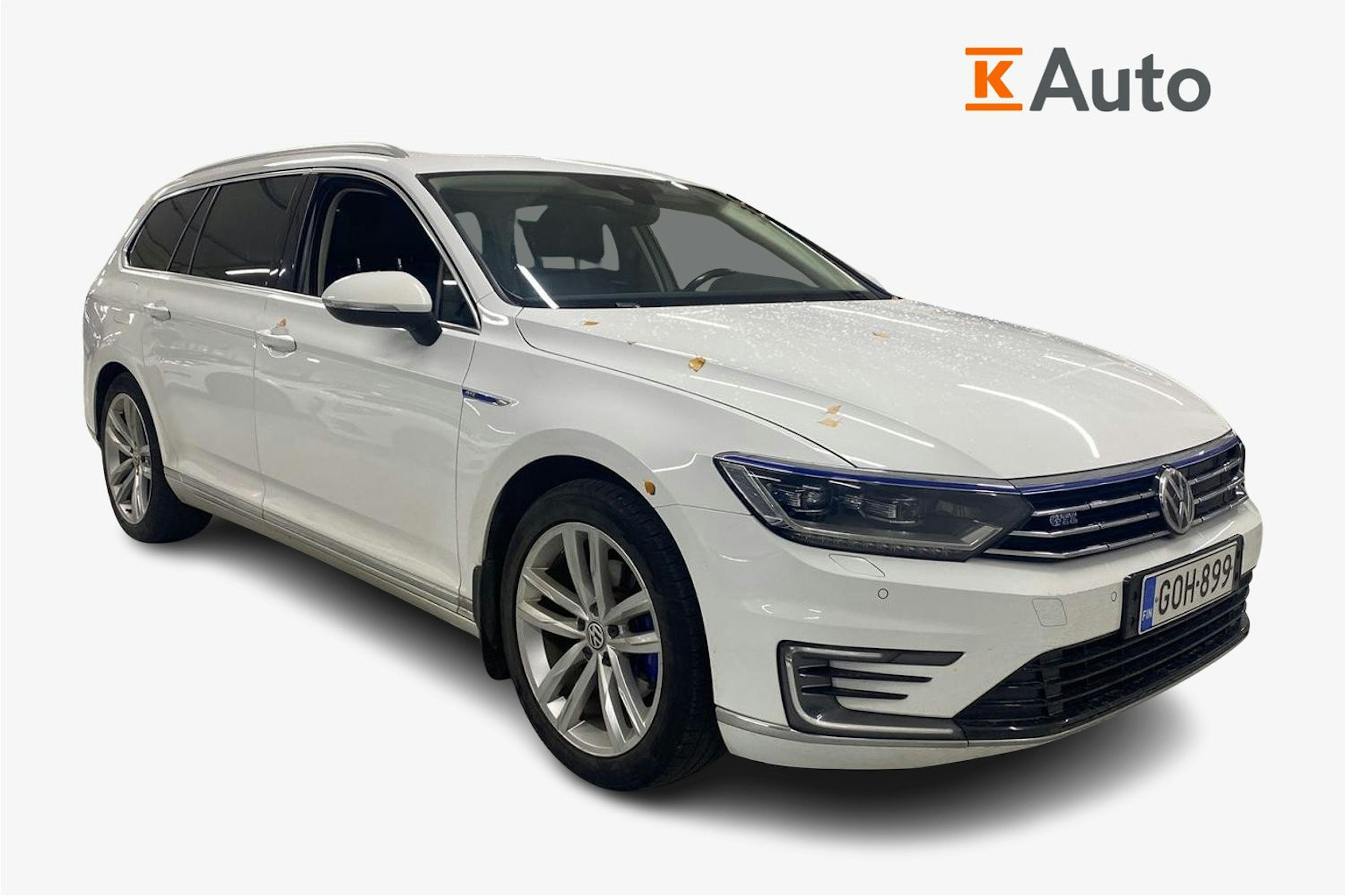 Valkoinen Volkswagen PASSAT 2018 kuva 1.