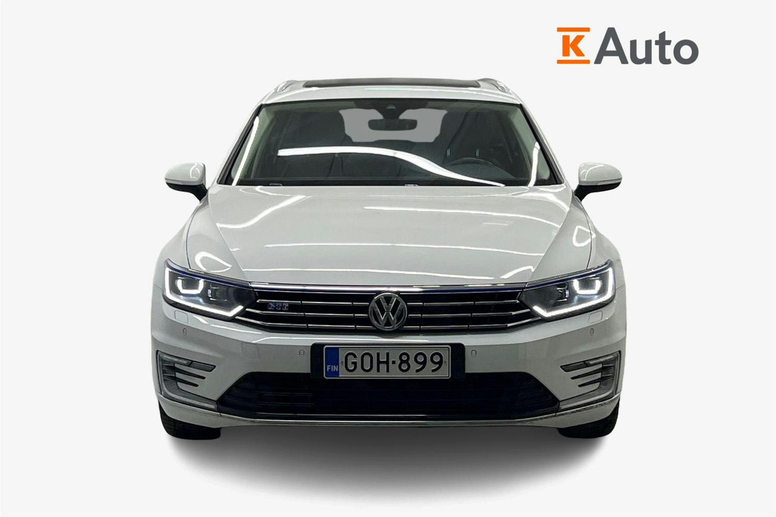 Valkoinen Volkswagen PASSAT 2018 kuva 5.