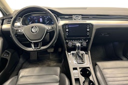 Valkoinen Volkswagen PASSAT 2018 kuva 9.