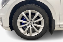 Valkoinen Volkswagen PASSAT 2018 kuva 11.