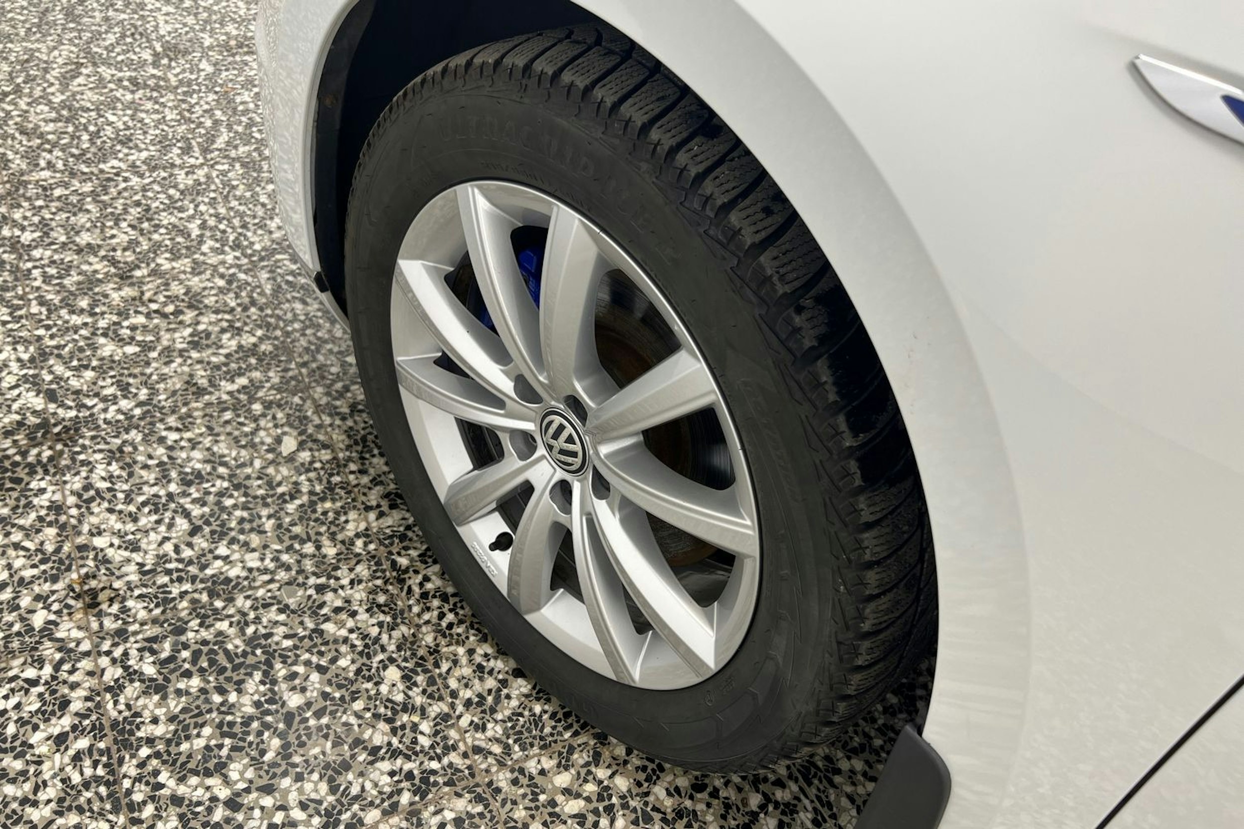 Valkoinen Volkswagen PASSAT 2018 kuva 13.