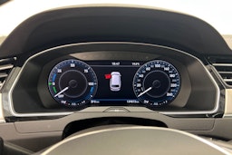 Valkoinen Volkswagen PASSAT 2018 kuva 18.