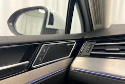 Valkoinen Volkswagen PASSAT 2018 kuva 20.