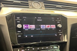 Valkoinen Volkswagen PASSAT 2018 kuva 21.