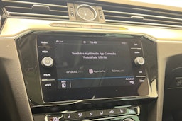 Valkoinen Volkswagen PASSAT 2018 kuva 22.