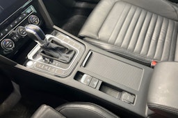 Valkoinen Volkswagen PASSAT 2018 kuva 29.