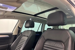 Valkoinen Volkswagen PASSAT 2018 kuva 31.