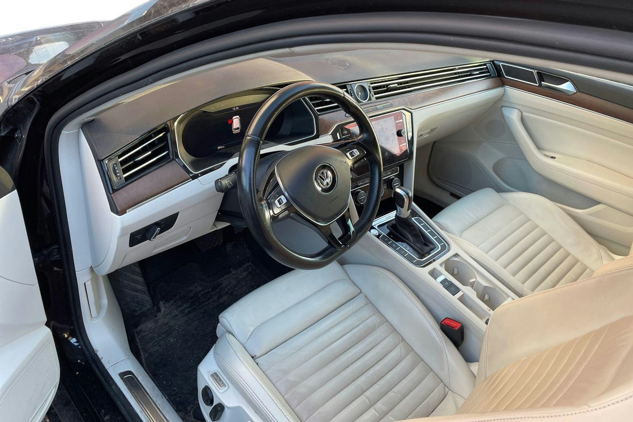 musta Volkswagen Passat 2018 kuva 3.