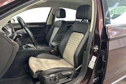 punainen Volkswagen Passat 2018 kuva 7.