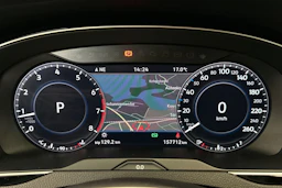 punainen Volkswagen Passat 2018 kuva 20.