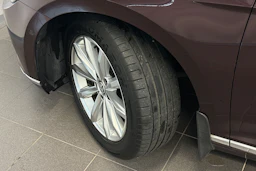 punainen Volkswagen Passat 2018 kuva 27.