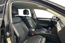 harmaa Volkswagen Passat 2018 kuva 7.