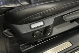 harmaa Volkswagen Passat 2018 kuva 25.