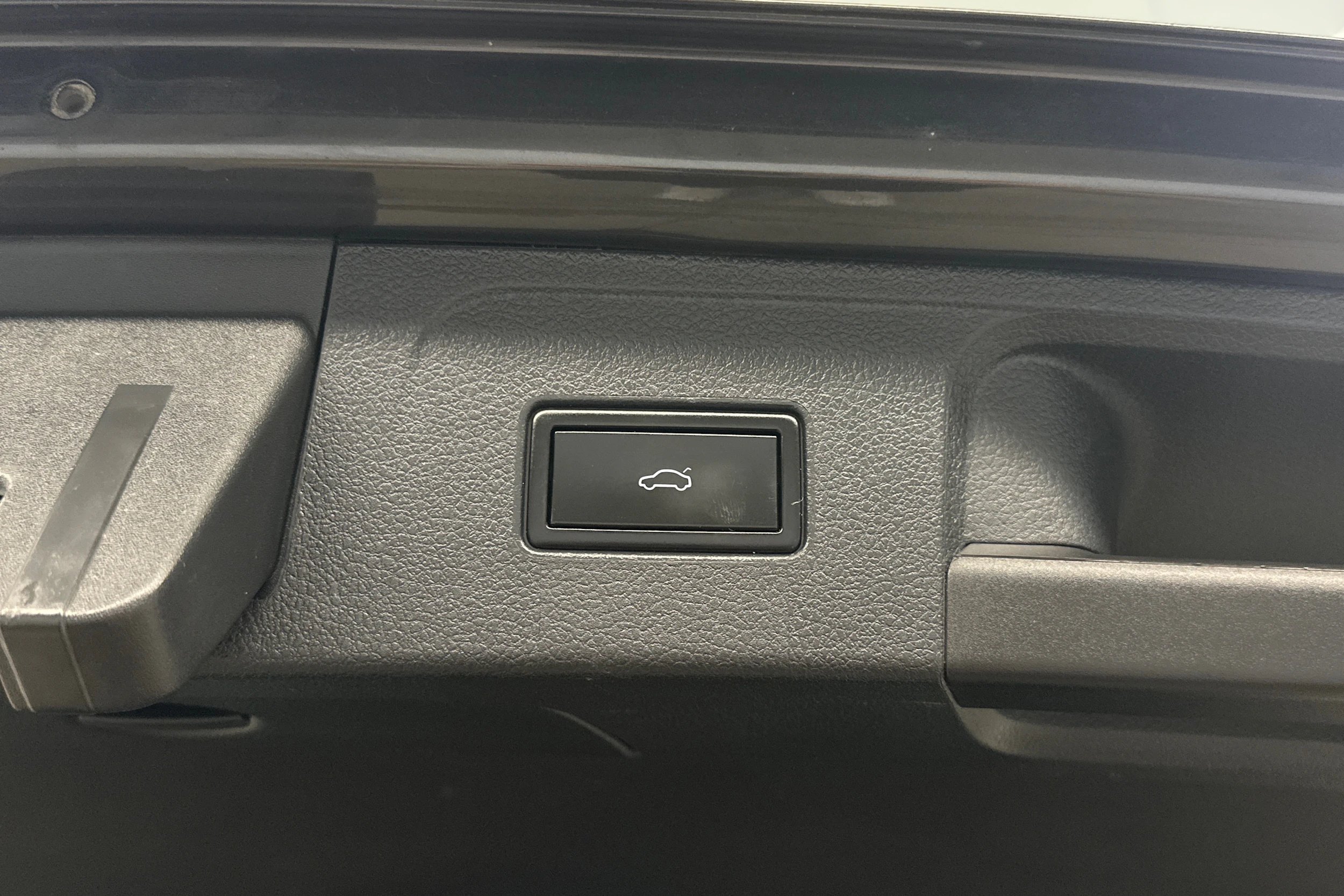 harmaa Volkswagen Passat 2018 kuva 28.