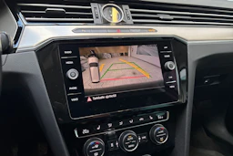 valkoinen Volkswagen Passat 2018 kuva 21.