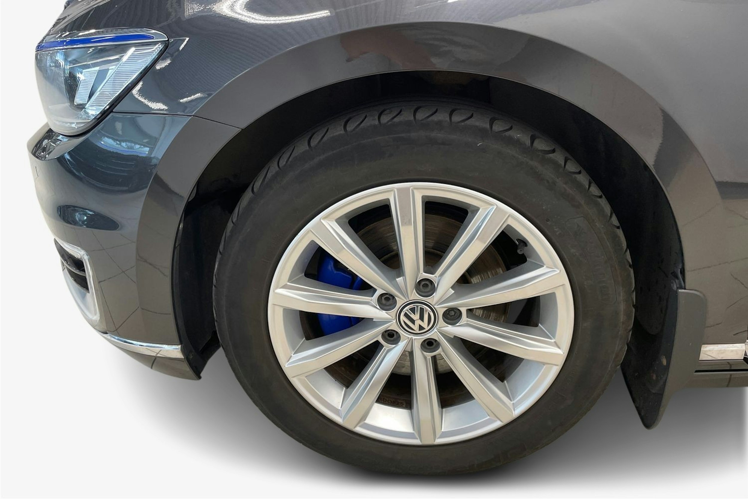 Harmaa Volkswagen PASSAT 2018 kuva 9.