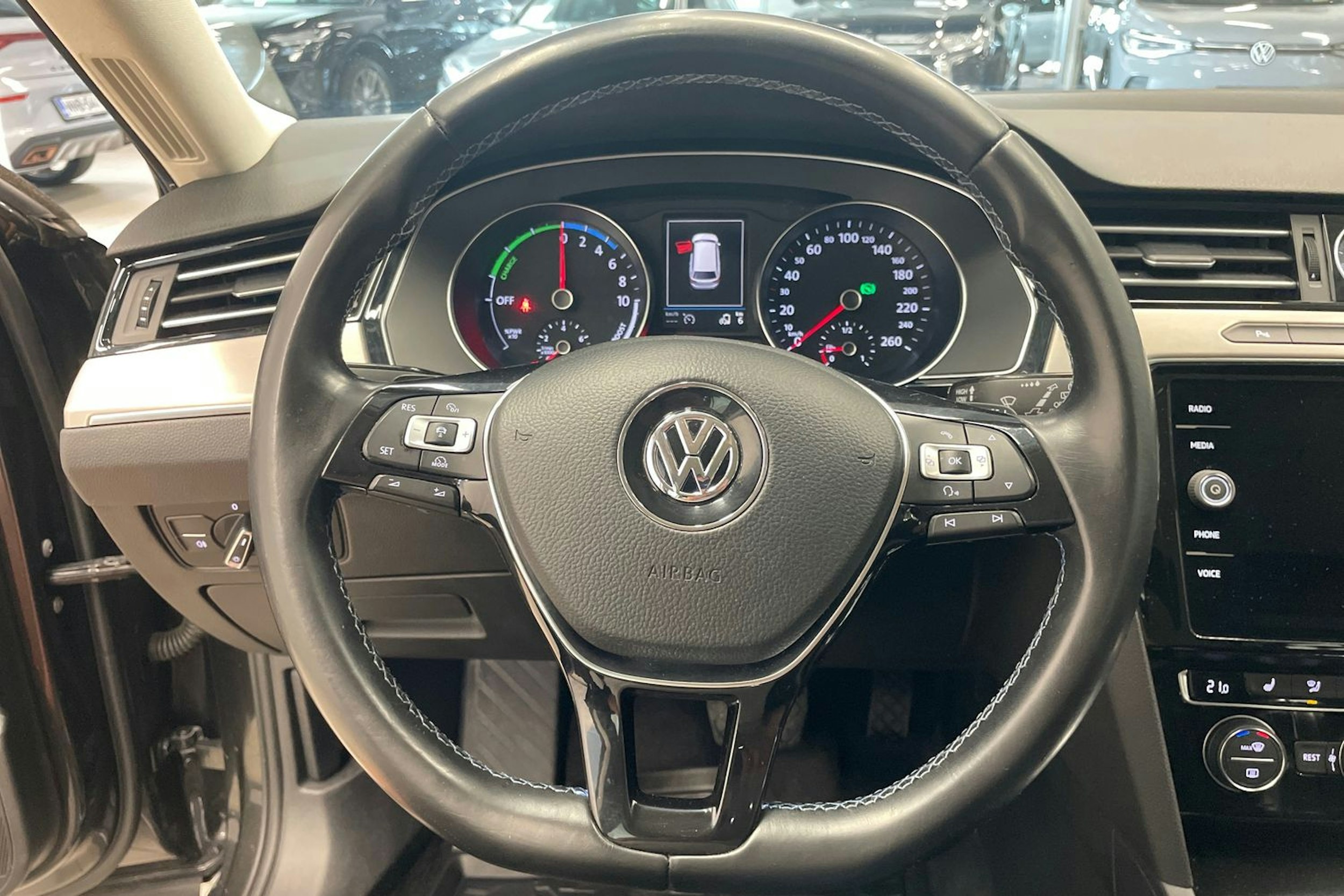 Harmaa Volkswagen PASSAT 2018 kuva 11.