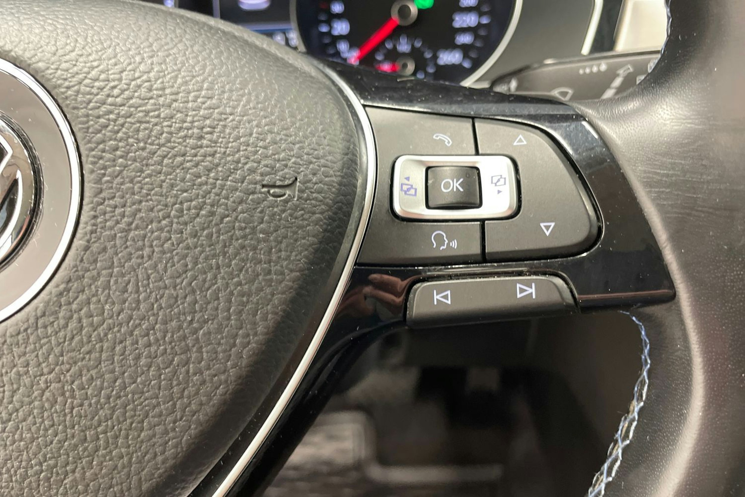 Harmaa Volkswagen PASSAT 2018 kuva 12.