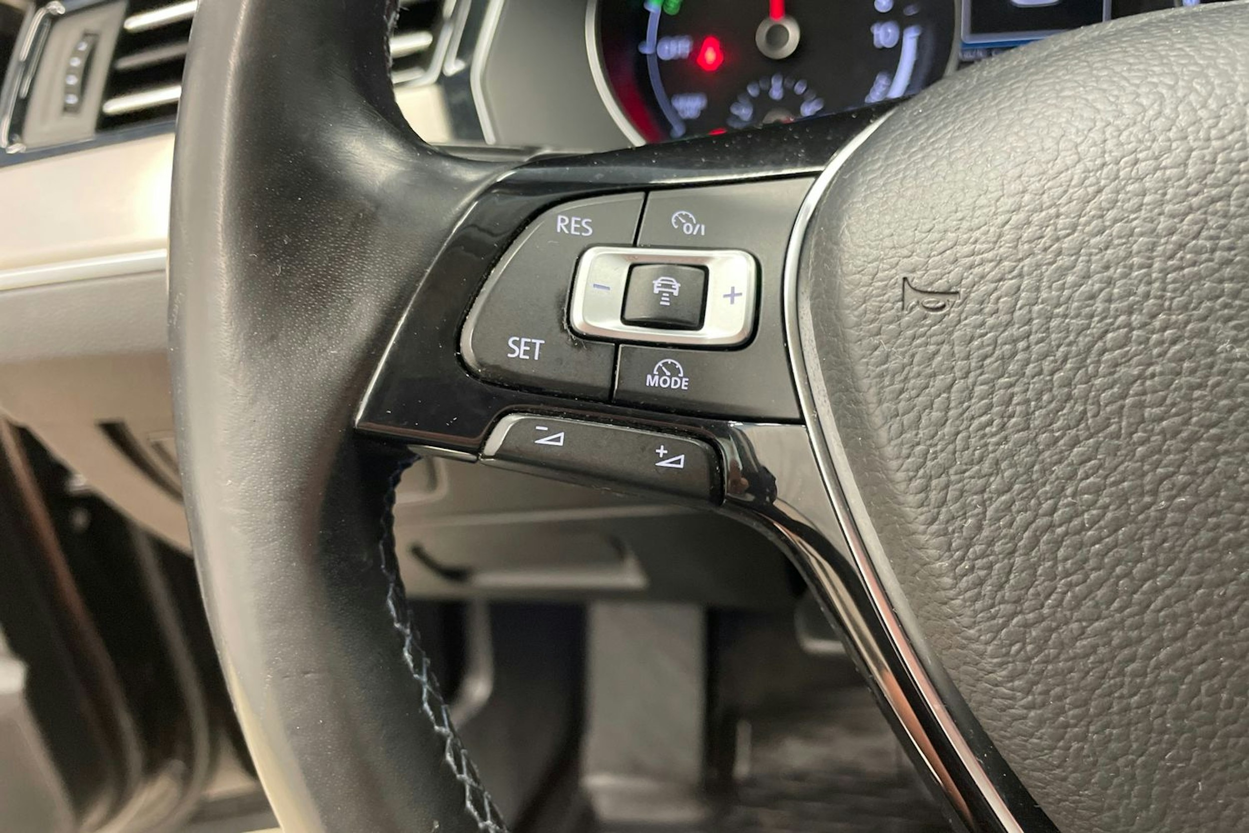 Harmaa Volkswagen PASSAT 2018 kuva 13.