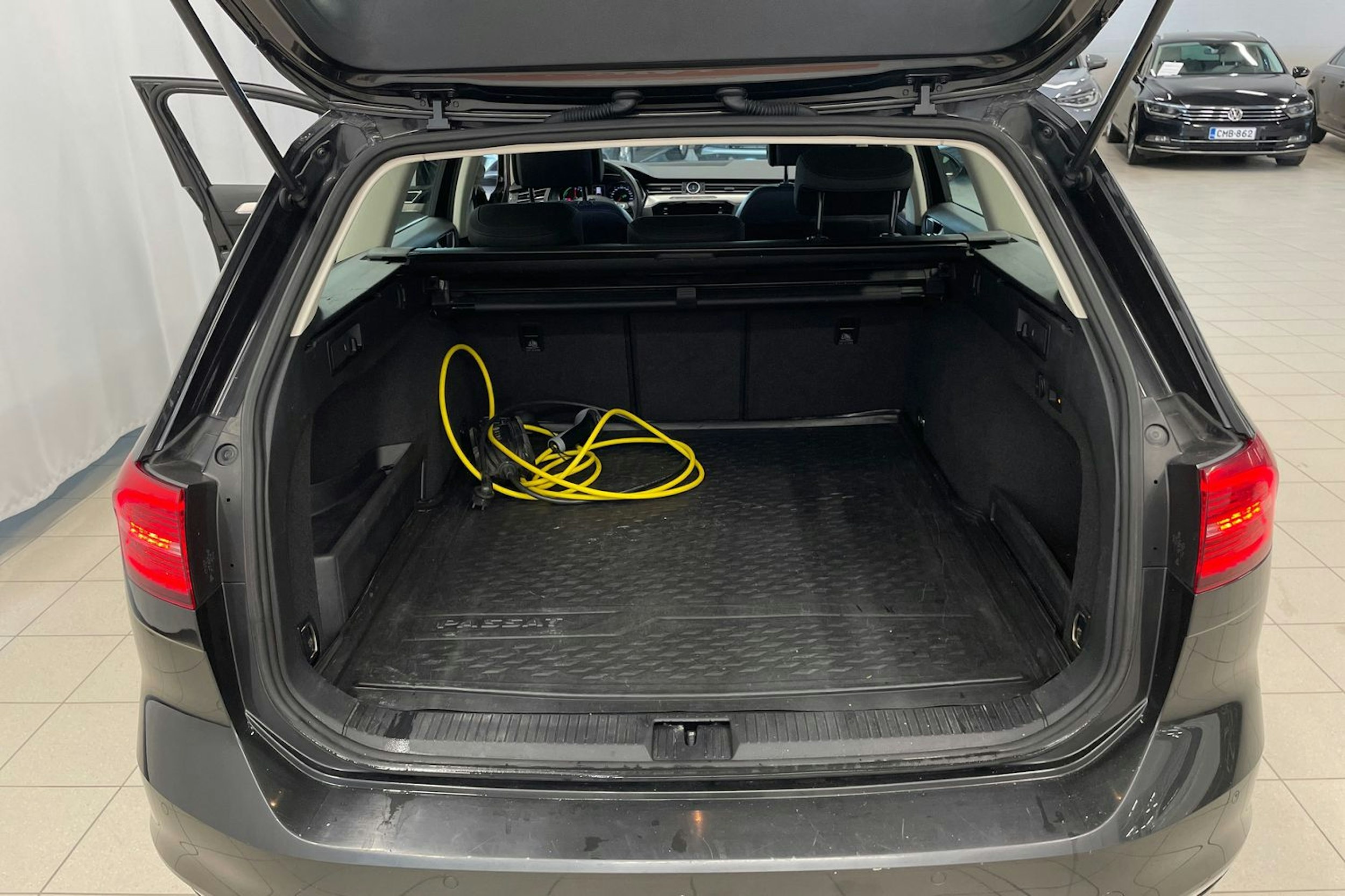 Harmaa Volkswagen PASSAT 2018 kuva 17.