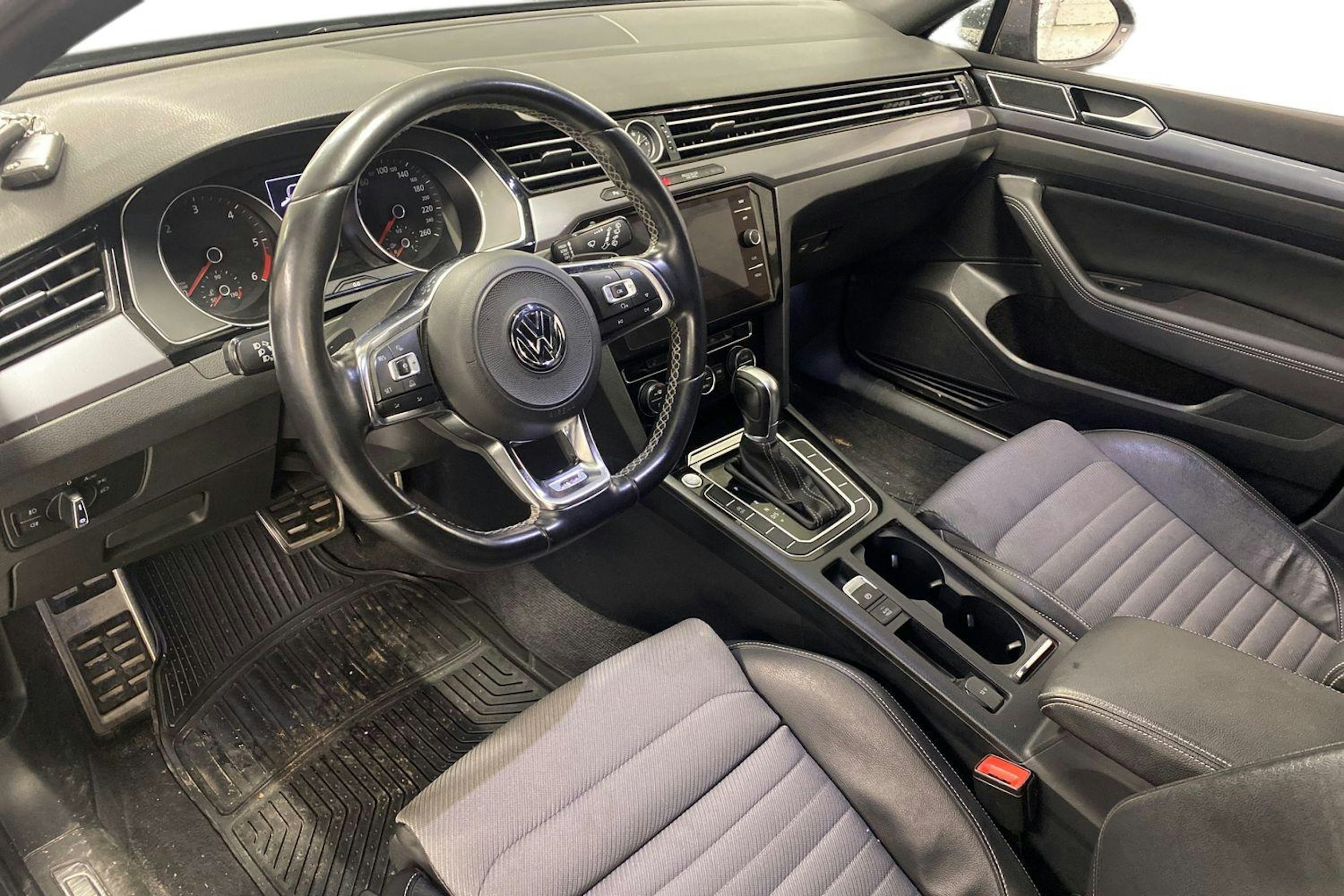 Harmaa Volkswagen PASSAT 2018 kuva 3.